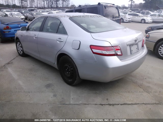 4T1BF3EK0BU683411 - 2011 TOYOTA CAMRY SE/LE/XLE SILVER photo 3