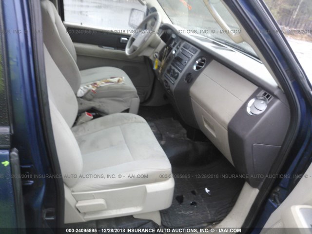 1FMFU16588LA55518 - 2008 FORD EXPEDITION XLT Dark Blue photo 5