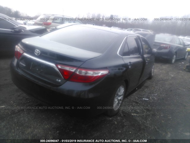 4T1BF1FKXGU248082 - 2016 TOYOTA CAMRY LE/XLE/SE/XSE BLACK photo 4