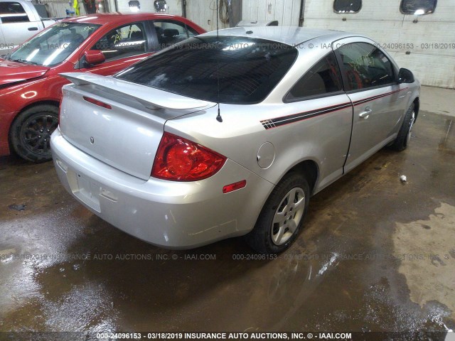 1G2AS18H497156193 - 2009 PONTIAC G5 SILVER photo 4