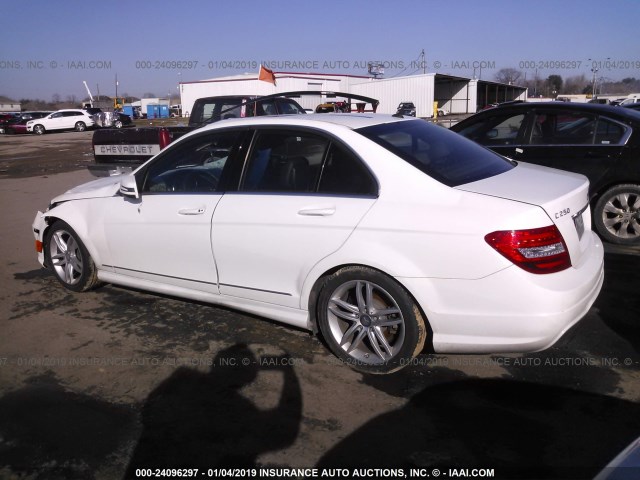 WDDGF4HB8DA767434 - 2013 MERCEDES-BENZ C 250 WHITE photo 3