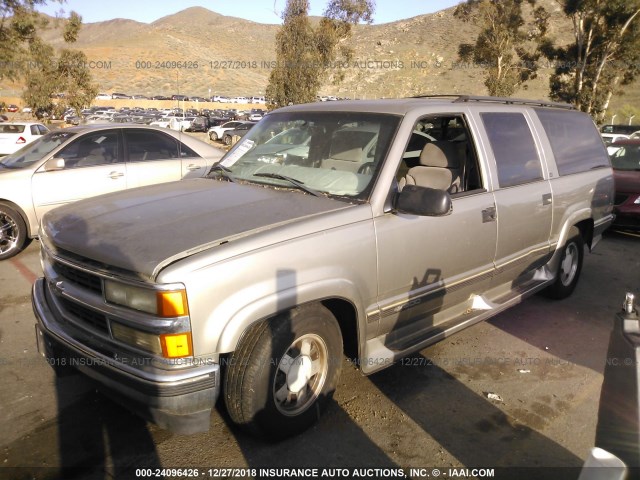 3GNEC16R1XG260803 - 1999 CHEVROLET SUBURBAN C1500 BEIGE photo 2