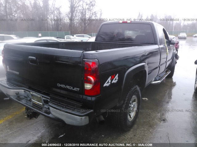 1GCHK39U15E132425 - 2005 CHEVROLET SILVERADO K3500 BLACK photo 4