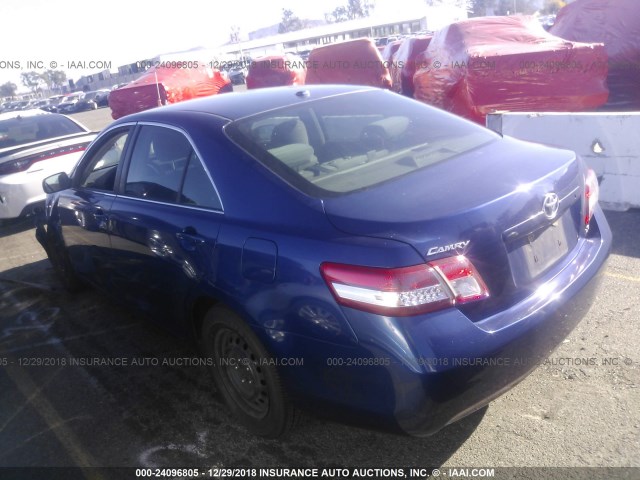 4T4BF3EK9AR011822 - 2010 TOYOTA CAMRY SE/LE/XLE BLUE photo 3