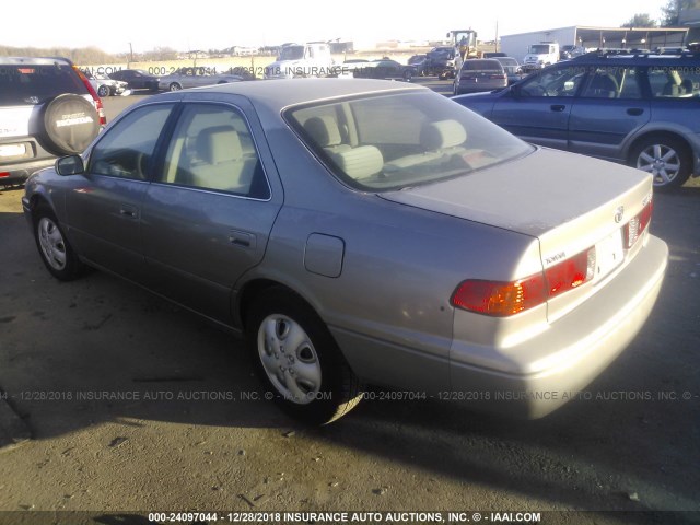 JT2BF22K310295087 - 2001 TOYOTA CAMRY CE/LE/XLE GOLD photo 3