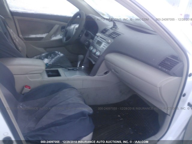 4T1BE46K27U729965 - 2007 TOYOTA CAMRY NEW GENERAT CE/LE/XLE/SE WHITE photo 5