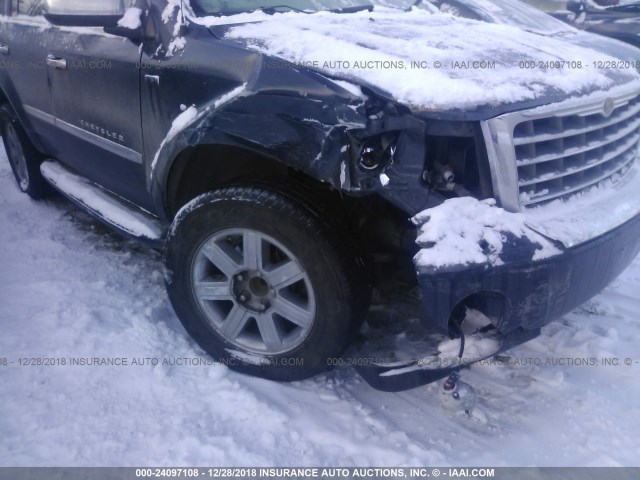 1A8HX58N18F153922 - 2008 CHRYSLER ASPEN LIMITED GRAY photo 6