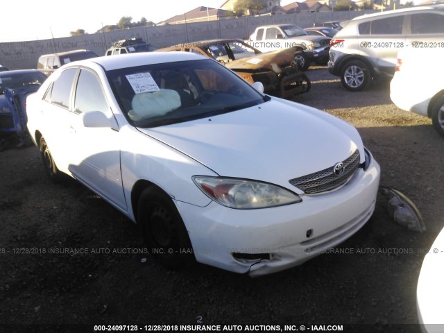 JTDBE32K720009579 - 2002 TOYOTA CAMRY LE/XLE/SE WHITE photo 1