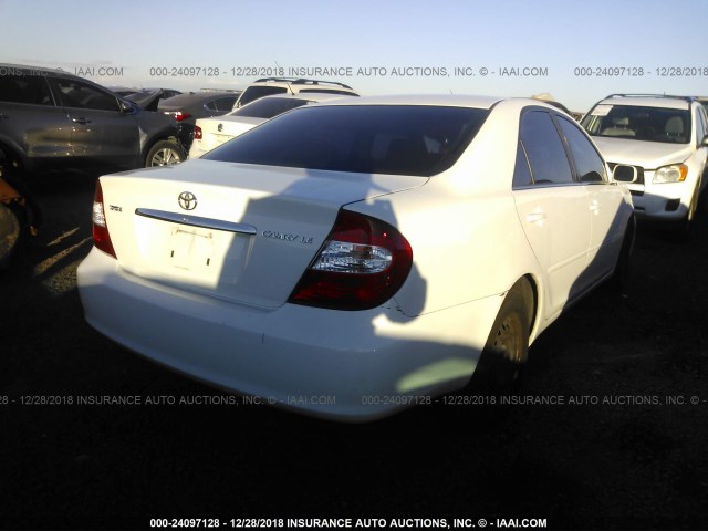 JTDBE32K720009579 - 2002 TOYOTA CAMRY LE/XLE/SE WHITE photo 4