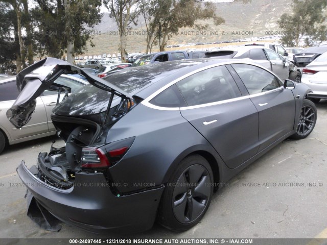 5YJ3E1EA0JF026770 - 2018 TESLA MODEL 3 GRAY photo 4