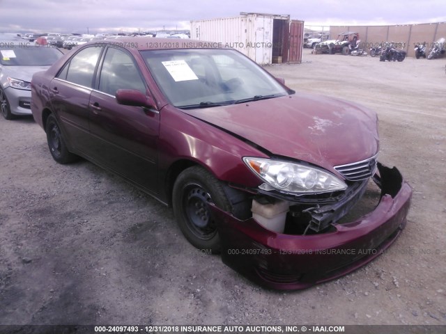 4T1BE32KX5U094152 - 2005 TOYOTA CAMRY LE/XLE/SE RED photo 1