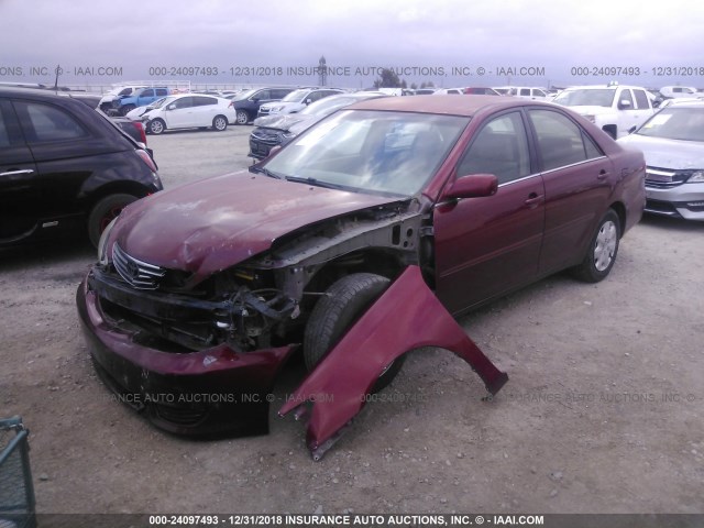 4T1BE32KX5U094152 - 2005 TOYOTA CAMRY LE/XLE/SE RED photo 2