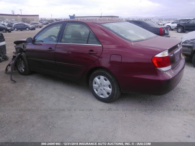 4T1BE32KX5U094152 - 2005 TOYOTA CAMRY LE/XLE/SE RED photo 3