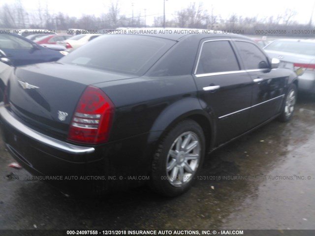 2C3JA63H05H594814 - 2005 CHRYSLER 300C BLACK photo 4