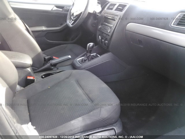 3VWD17AJ9FM268174 - 2015 VOLKSWAGEN JETTA SE GRAY photo 5