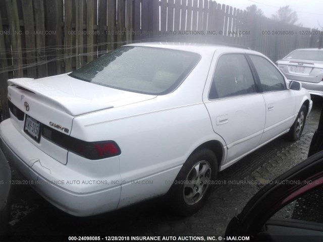 JT2BG22K4X0294701 - 1999 TOYOTA CAMRY LE/XLE 白色 照片 4