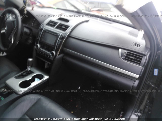 4T1BF1FK9EU459710 - 2014 TOYOTA CAMRY L/SE/LE/XLE 黑色 照片 5