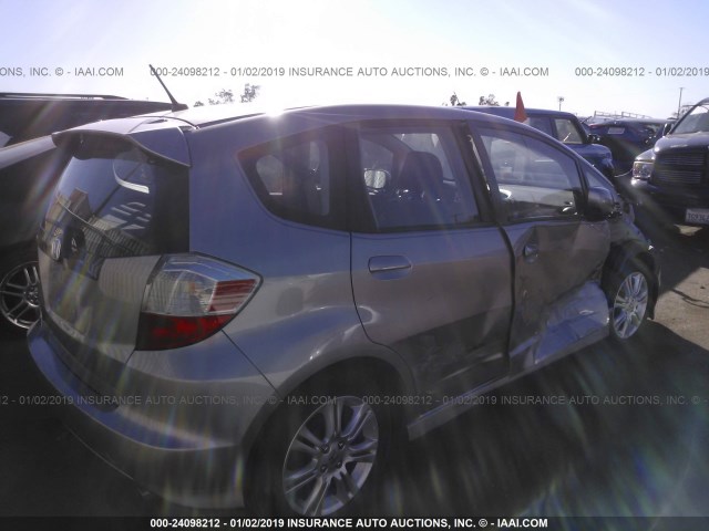 JHMGE8H45AC011144 - 2010 HONDA FIT SPORT GRAY photo 4