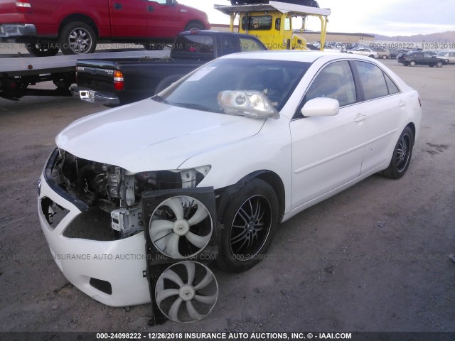 4T4BF3EK4BR127592 - 2011 TOYOTA CAMRY SE/LE/XLE 白色 照片 2