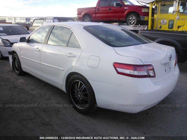 4T4BF3EK4BR127592 - 2011 TOYOTA CAMRY SE/LE/XLE 白色 照片 3