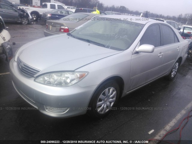 4T1BE30K86U679753 - 2006 TOYOTA CAMRY LE/XLE/SE SILVER photo 2