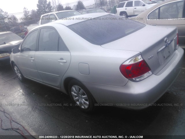 4T1BE30K86U679753 - 2006 TOYOTA CAMRY LE/XLE/SE SILVER photo 3