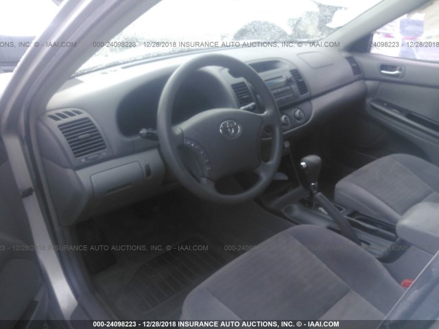 4T1BE30K86U679753 - 2006 TOYOTA CAMRY LE/XLE/SE SILVER photo 5