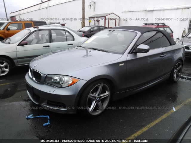 WBAUN9C55AVK41908 - 2010 BMW 135 I GRAY photo 2