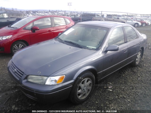 JT2BF28K4X0194950 - 1999 TOYOTA CAMRY LE/XLE GRAY photo 2