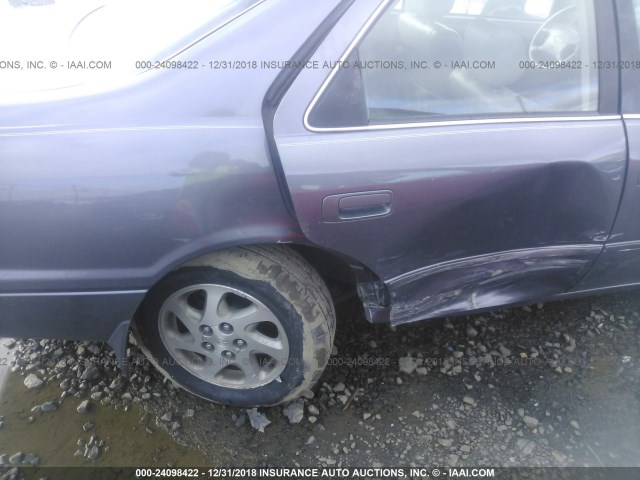 JT2BF28K4X0194950 - 1999 TOYOTA CAMRY LE/XLE GRAY photo 6