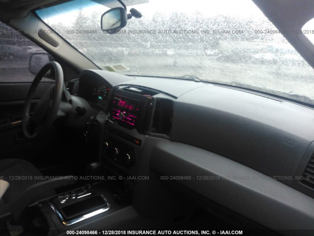 1J4GR48KX5C722741 - 2005 JEEP GRAND CHEROKEE LAREDO/COLUMBIA/FREEDOM 银色 照片 5