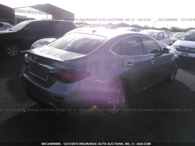 JN1BY1AP1JM181125 - 2018 INFINITI Q70 3.7 LUXE GRAY photo 4