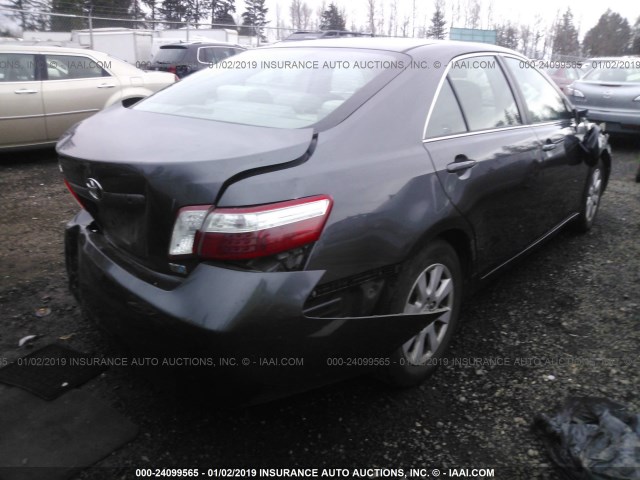 4T1BB46K28U043077 - 2008 TOYOTA CAMRY HYBRID GRAY photo 4