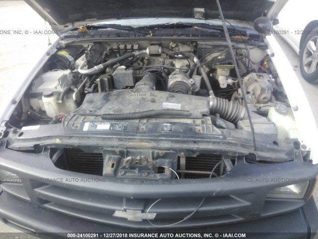 1GCCS1443V8135816 - 1997 CHEVROLET S TRUCK S10 WHITE photo 10