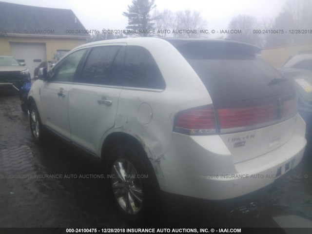 2LMDJ8JC0ABJ31452 - 2010 LINCOLN MKX WHITE photo 3