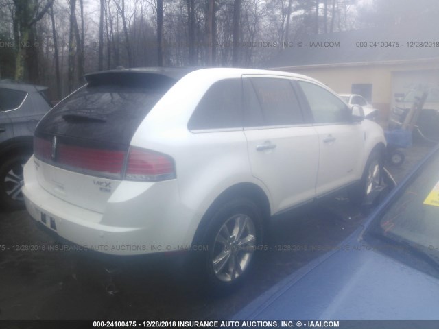 2LMDJ8JC0ABJ31452 - 2010 LINCOLN MKX WHITE photo 4