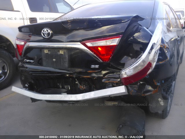 4T1BF1FK2GU153063 - 2016 TOYOTA CAMRY LE/XLE/SE/XSE BLACK photo 6