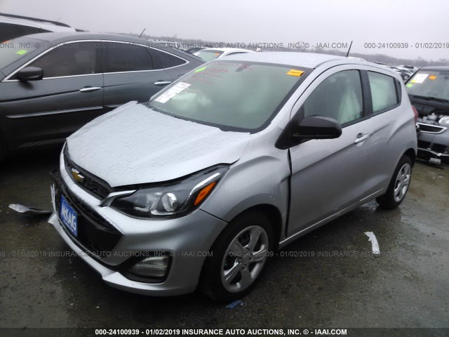 KL8CB6SA5KC728200 - 2019 CHEVROLET SPARK LS SILVER photo 2