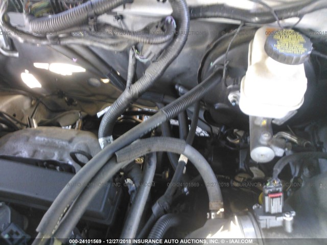 1FMCU0D7XCKC35261 - 2012 FORD ESCAPE XLT WHITE photo 10