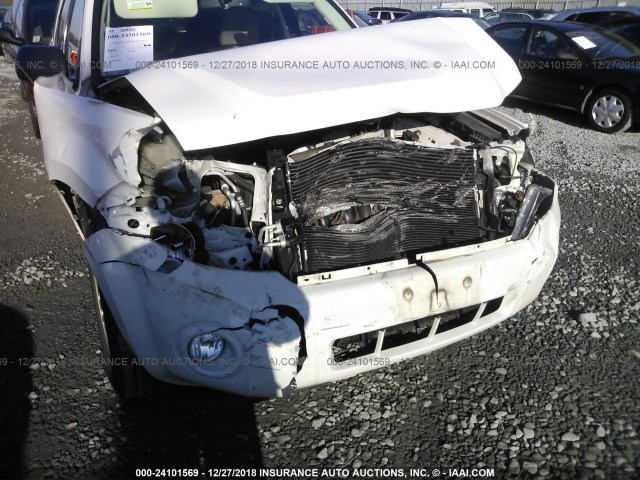 1FMCU0D7XCKC35261 - 2012 FORD ESCAPE XLT WHITE photo 6