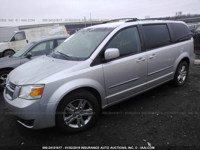 2D4RN6DX8AR379391 - 2010 DODGE GRAND CARAVAN CREW SILVER photo 2