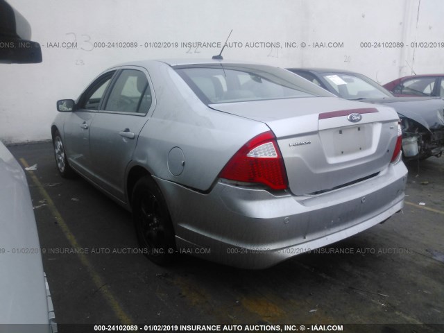 3FAHP0HA1BR323851 - 2011 FORD FUSION SE SILVER photo 3