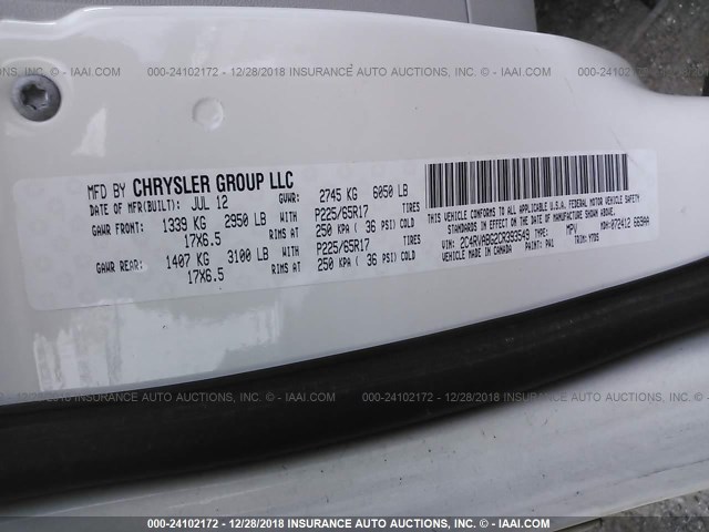 2C4RVABG2CR393549 - 2012 VOLKSWAGEN ROUTAN SE WHITE photo 9