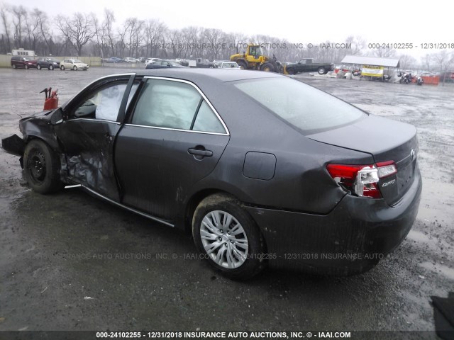 4T1BF1FK0DU217998 - 2013 TOYOTA CAMRY L/SE/LE/XLE 灰色 照片 3