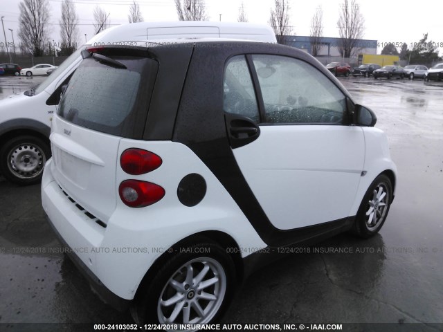 WMEEJ31X39K228495 - 2009 SMART FORTWO PURE/PASSION WHITE photo 4