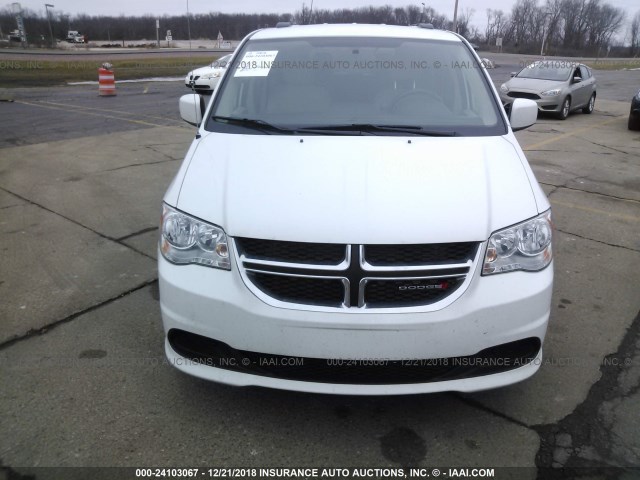 2C4RDGCG1ER319501 - 2014 DODGE GRAND CARAVAN SXT WHITE photo 6