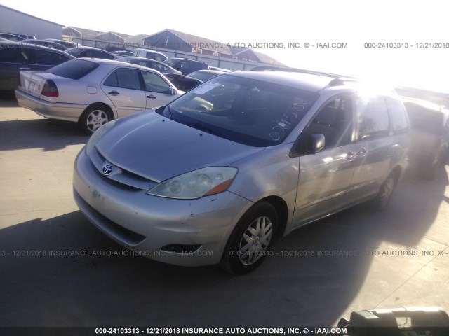 5TDZK23CX7S029581 - 2007 TOYOTA SIENNA CE/LE SILVER photo 2