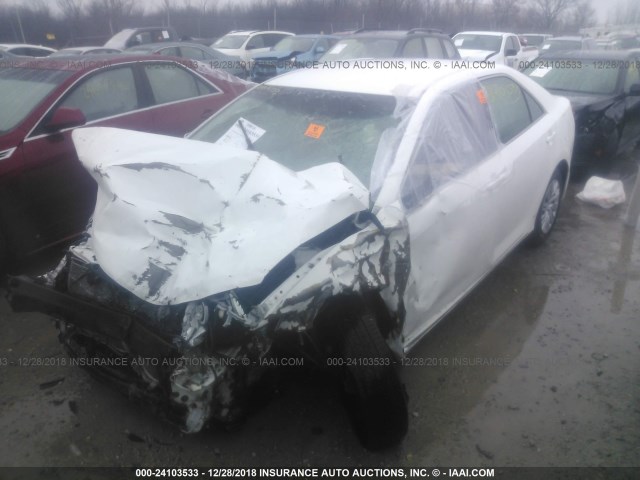 4T4BF1FK2CR203427 - 2012 TOYOTA CAMRY SE/LE/XLE 白色 照片 2