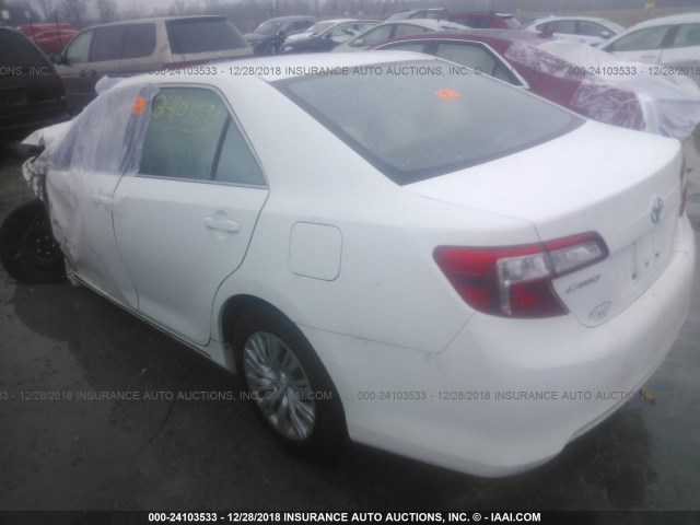 4T4BF1FK2CR203427 - 2012 TOYOTA CAMRY SE/LE/XLE 白色 照片 3