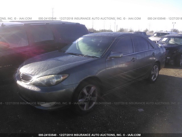 JTDBA30K950025186 - 2005 TOYOTA CAMRY SE GRAY photo 2